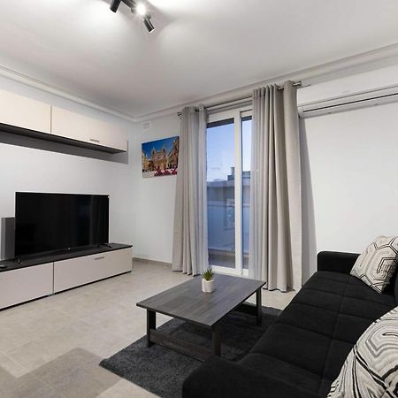 Luxurious & Spacious 2Bd Accomodation At The Podium - Yacht Marina Area, Close To Valletta Msida Exterior photo